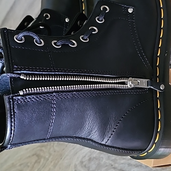 Dr. Martens Air Wair 1460 BLACK WANAMA TWIN ZIP 8 EYE BOOT - Picture 10 of 12